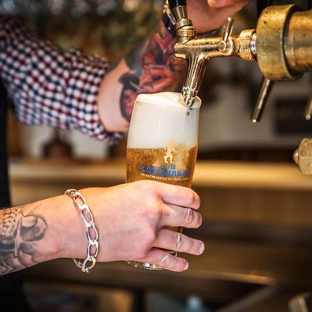 Brauereigasthof Zum Loewenbraeu Adelsdorf Kültér fotó