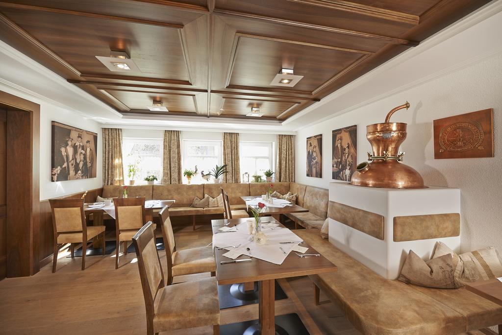 Brauereigasthof Zum Loewenbraeu Adelsdorf Kültér fotó